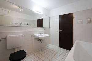 Oberkassel: 2 Zimmerwohnung mit großer Loggia und Garage – Die vollständige Adresse der Immobilie erhältst du vom Anbieter., 40545 Oberkassel, Düsseldorf – Vorschaubild 7