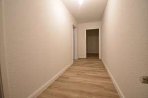 Renoviert Wohnen! Barrierefreie 2-Zi-Whg mit Balkon – Schleswiger Straße 44, 42107 Elberfeld, Wuppertal – Vorschaubild 3
