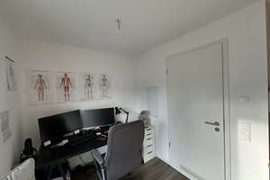 Ruhige 1 Zimmer Wohnung, teilmöbliert, hell, Einbauküche und moderne bodentiefe Dusche – Die vollständige Adresse der Immobilie erhältst du vom Anbieter., 86156 Bärenkeller, Augsburg – Vorschaubild 6