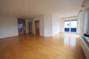 +WILEY+ Schicke Etagenwohnung mit 40 m² Wohnzimmer in ruhiger Wohnlage – Die vollständige Adresse der Immobilie erhältst du vom Anbieter., 89231 Neu-Ulm – Vorschaubild 8