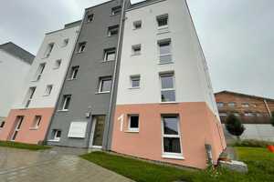 helle, schöne Neubau-Wohnung mit Balkon in Furtwangen (7) – 78120 Schwarzwald-Baar-Kreis – Vorschaubild 1