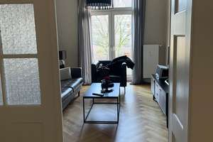 2 Zi. Altbau-Whg. mit Balkon in Düsseldorf Pempelfort an Einzelperson für 6-12 Monate zur Untermiete – Fischerstrasse 53, 40477 Pempelfort, Düsseldorf – Vorschaubild 1