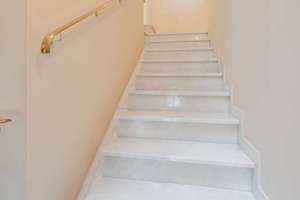 RESERVIERT! Wohnen mit Grandezza: Dachgeschossjuwel mit 3,90 m Deckenhöhe und Blick ins Grüne – Die vollständige Adresse der Immobilie erhältst du vom Anbieter., 81545 Harlaching, München – Vorschaubild 18