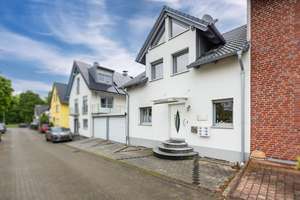 Großzügige Doppelhaushälfte mit weitläufigem Garten und Garage in Seenähe – Die vollständige Adresse der Immobilie erhältst du vom Anbieter., 50769 Seeberg, Köln – Vorschaubild 3