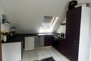Ruhige und helle Dachgeschosswohnung mit besonderem Grundriss