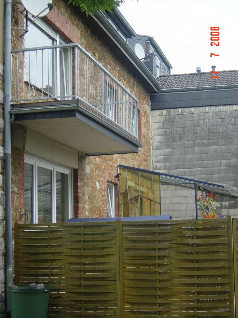 Immobilie in Stolberg - historisches MFH mit 3 Wohneinheiten, 4 Garagen, Stelllätzen und großem Gartenland - Bild 3