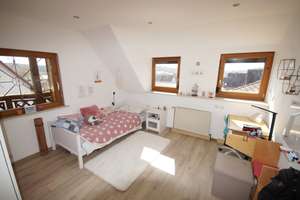 1-2 Familienhaus in ruhiger Lage - Wintergarten / Solarthermie / Garagen – Die vollständige Adresse der Immobilie erhältst du vom Anbieter., 71277 Rutesheim – Vorschaubild 8