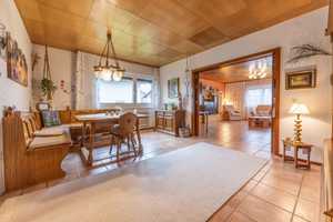 Bungalow mit Geschichte & Gestaltungsspielraum sowie traumhaftem Garten – Rosenheim (Kreis) – Vorschaubild 2