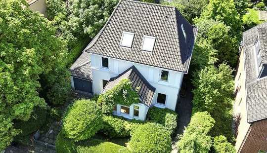 Bild von Altbauvilla mit sonnigem Garten in begehrter Lage in Blankenese
