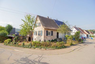 Handwerker aufgepasst – Doppelhaushälfte mit viel Potenzial