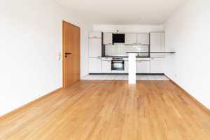 Lichtdurchflutetes 2-Zimmer-Wohnhighlight mit Balkon in Südlage-stilvoll wohnen. Sackgassenendlage. – Albertus-Magnus-Straße 20a, 42719 Solingen – Vorschaubild 9