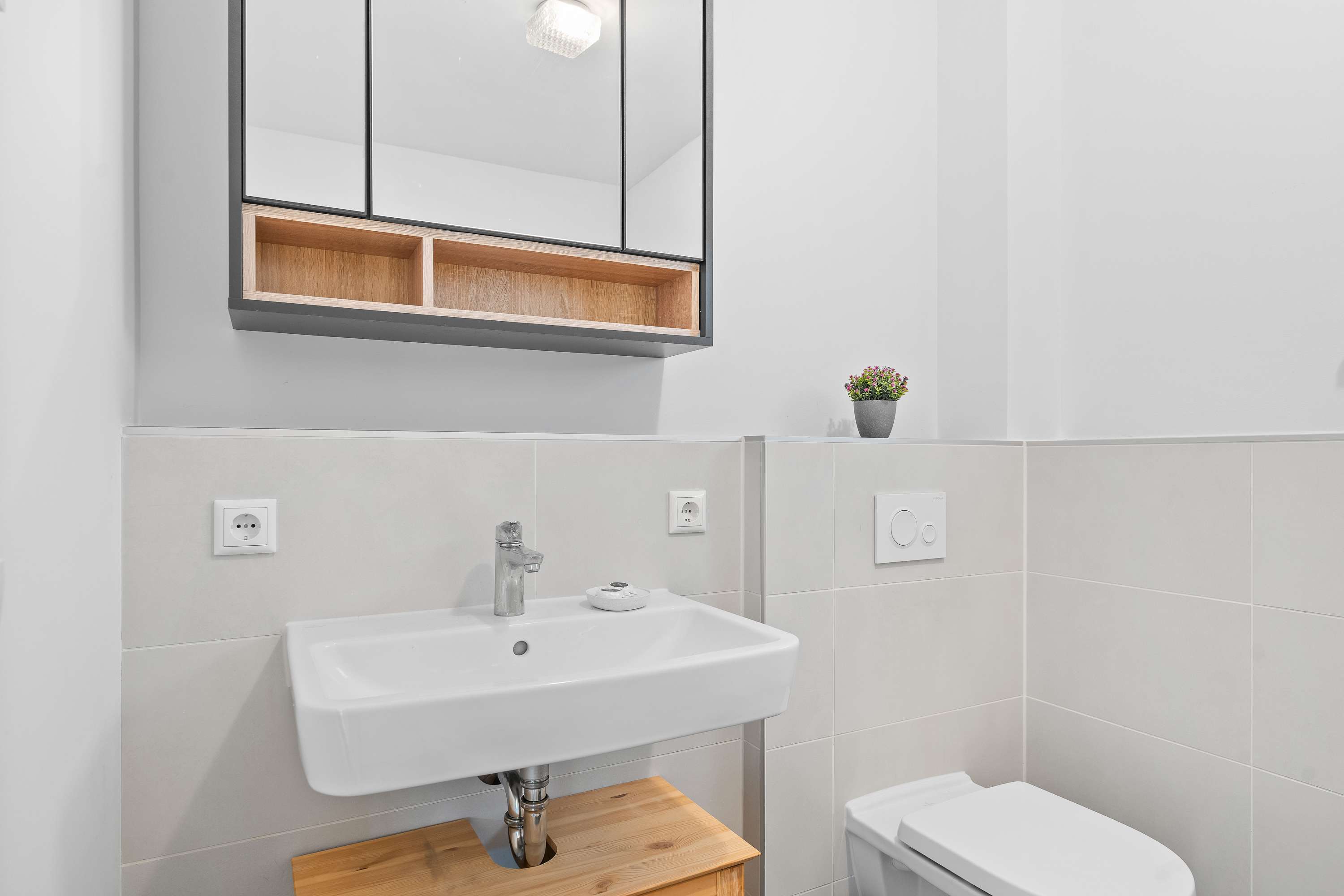 Immobilie in Postmünster - KHALIL WAKED IMMOBILIEN! Modernes ZFH sucht neue Eigentümer. - Bild 6