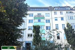 Über den Dächern von Düsseldorf: 4-Zimmer-Wohnung mit Balkon direkt am Fürstenplatz