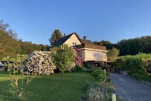 Segelfans aufgepasst !
Einfamilienhaus in Alleinlage mit Blick zur Talsperre auf großem Grundstück