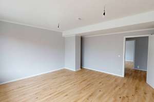 Vollständig renovierte 2-Zimmer-Wohnung mit BALKON und EBK in Hamburg-Meiendorf – Lofotenstraße 34C, 22145 Rahlstedt, Hamburg – Vorschaubild 3