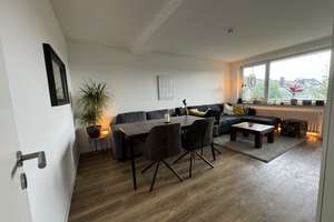 Sanierte 2-Zi-Wohnung mit Garage und Süd-Loggia