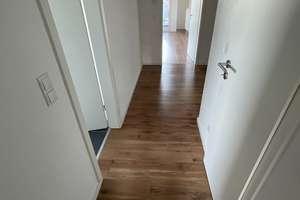 Moderner Grundriss mit geräumiger Wohnküche, Balkon und modernen Duschbad – Vorwerker Straße 133, 23554 Sankt Lorenz Nord, Lübeck – Vorschaubild 5