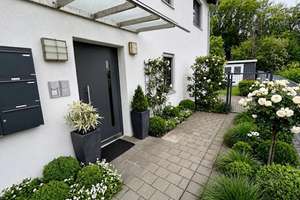 Exklusive 2-Zimmer-Wohnung mit zwei Balkonen in Ingolstadt-Süd – Die vollständige Adresse der Immobilie erhältst du vom Anbieter., 85053 Südost, Ingolstadt – Vorschaubild 2