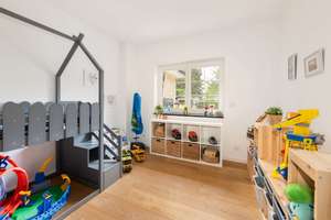 Innenpool, Sauna, Kamin, vier Bäder/WCs, Garage usw.: Fantastisches Ein-/Zweifamilienhaus in Hönow – Die vollständige Adresse der Immobilie erhältst du vom Anbieter., 15366 Hoppegarten – Vorschaubild 18