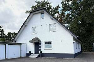 Sonnige 2-Zimmerwohnung im 3-Parteienhaus in Köln-Wahnheide mit Balkon, Einbauküche, Fußbodenheizung