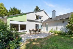 Viel Raum für Familie & Generationen: Einfamilienhaus mit Einliegerwohnung und Doppelgarage – Die vollständige Adresse der Immobilie erhältst du vom Anbieter., 76227 Durlach, Karlsruhe – Vorschaubild 3
