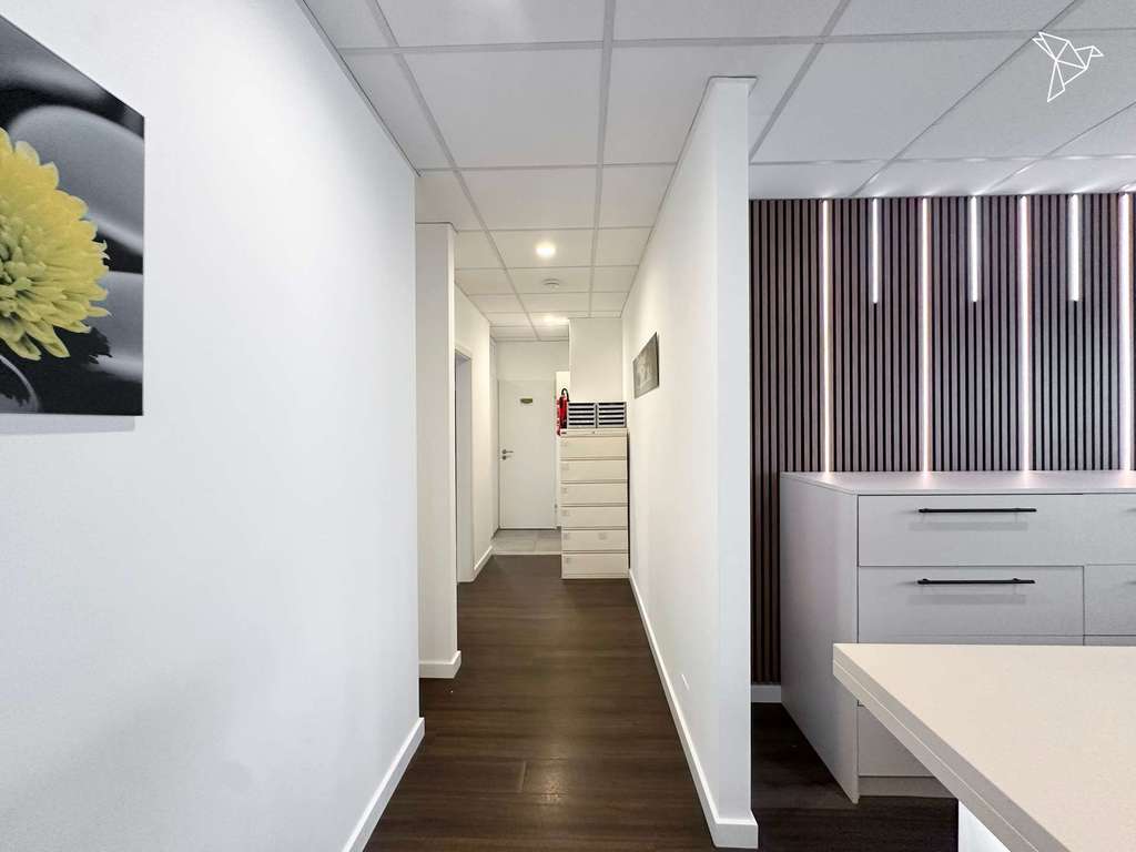 Immobilie in Bad Homburg vor der Höhe - 6 % RENDITE 🤩 Frisch sanierte Praxis im Herzen von Bad Homburg vor der Höhe! - Bild 1