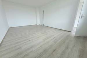 Schöne Aussicht! Renovierte 3-Zimmer-Wohnung mit Balkon! – Nietzscheweg 1, 45279 Freisenbruch, Essen – Vorschaubild 9