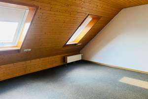 Helle 3-Zimmer-Dachgeschosswohnung mit Süd-Balkon und Aussicht – Die vollständige Adresse der Immobilie erhältst du vom Anbieter., 70563 Heerstraße, Stuttgart – Vorschaubild 4