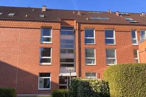 Nachhaltiges Investment in Toplage von Poppenbüttel - ETW mit Balkon und Tiefgarage – Stormarnplatz 1a, 22393 Poppenbüttel, Hamburg – Vorschaubild 2