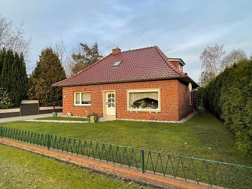 Immobilie in Großefehn - Ansprechender Bungalow in idyllischer Wiekenlage von Spetzerfehn - Bild 1