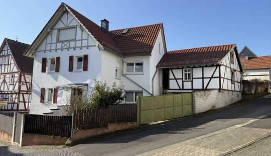 Bild von Charmantes Ein- bis Zweifamilienhaus im Herzen von Schöneck-Kilianstädten