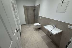 Stilvolle 2-Zimmer-Denkmalwohnung mit Balkon, Parkett, Duschbad und Stellplatz! Erstbezug! – Alte Diamant Brauerei 4, 39124 Neue Neustadt, Magdeburg – Vorschaubild 9