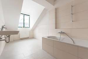 Großzügige Dachgeschosswohnung in Bestlage | Loggia | Separate Küche | Tageslichtbad mit Wanne – Löhrstraße 15, 4105 Zentrum-Nord, Leipzig – Vorschaubild 12
