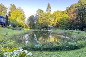 Exklusiv. Privat. Naturverbunden
Ihre Villa mit Waldflair & Wasserlauf – Die vollständige Adresse der Immobilie erhältst du vom Anbieter., 90537 Feucht – Vorschaubild 1