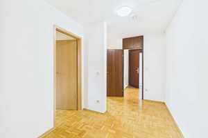 Erstbezug nach Sanierung: 2-Zimmer-Wohnung im EG in Regensburg-Westenviertel (WG geeignet) – Hochweg 13, 93049 Regensburg – Vorschaubild 4