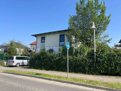 DEUTSCHMANN IMMOBILIEN ***** ivd - Trend-Investition: Vermietetes EFH in bester Lage von Panketal!