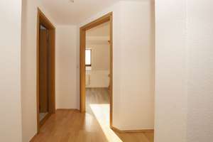 +++ Helle 3-Raum-Wohnung im Dachgeschoss mit Stellplatz! +++ – Limbacher Straße 14, 9113 Schloßchemnitz, Chemnitz – Vorschaubild 6