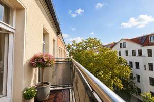 Charmante 2-Zimmer-Altbauwohnung mit Aufzug und Balkon nahe Kurfürstendamm