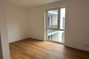 Perfekte 4-Zimmer-Wohnung für Familien mit Einbauküche, Loggia und Keller inklusive!  – Biedenkopfer Straße 52, 13507 Tegel, Berlin – Vorschaubild 7