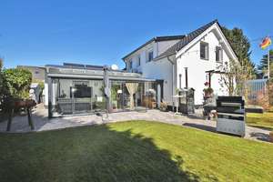 Kernsaniert und modern! Freistehendes Einfamilienhaus