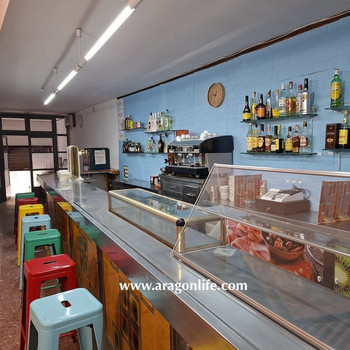 Bar und Apartment (174 m²). Tabakwarenlizenz optional (40.000 €). Vilalba dels Arcs. 68.000   €
