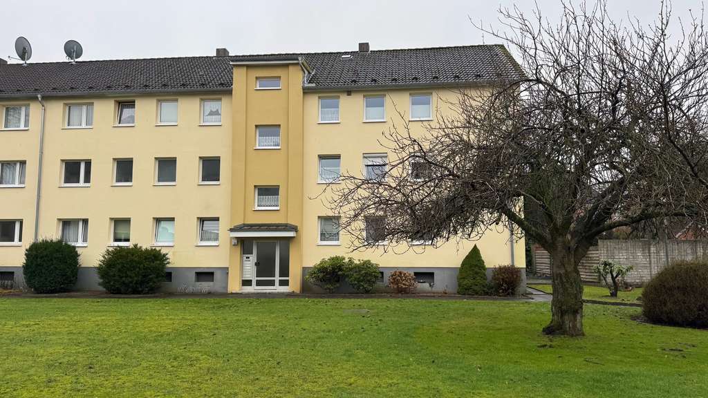 Immobilie in Neumünster - 3,5-Zimmer-Eigentumswohnung mit Loggia in ruhiger Lage - Bild 0