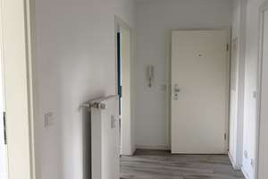Helle, großzügige 4 Zimmer-Wohnung mit  Gäste-WC – Am Badezentrum 154, 47800 Bockum, Krefeld – Vorschaubild 2