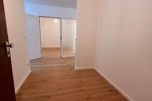 Frisch renovierte 2,5-Zimmer Wohnung im ruhigen Innenhof mit Westbalkon in München-Schwanthalerhöhe