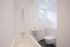 240 qm Garten, EBK, 3 Zimmer mit großem Sonnenscheinbalkon – 40593 Urdenbach, Düsseldorf – Vorschaubild 17