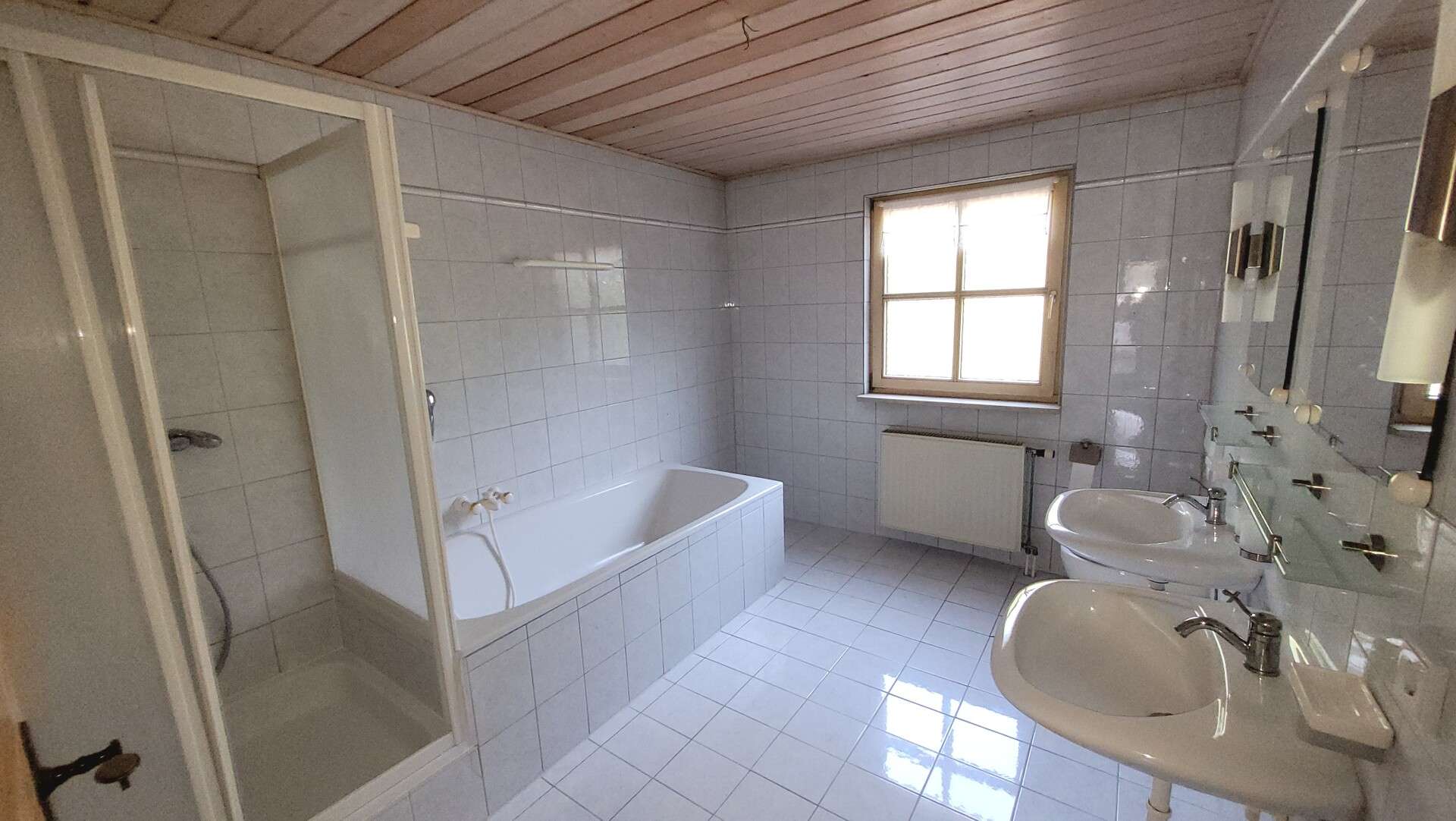 Immobilie in Hausham - Doppelhaushälfte mit Einliegerwohnung in zentraler, ruhiger Lage ! - Bild 4