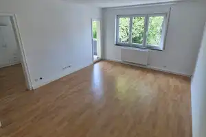Frisch renovierte, helle 3-Zi-WHG mit Balkon und EBK in Stuttgart Ost – Kniebisstraße 32, 70188 Stuttgart – Vorschaubild 3