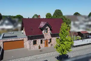 Exklusives Einfamilienhaus mit großer Doppelgarage, schönem Gartenbereich und Smart-Home-Komfort – Heinsberg (Kreis) – Vorschaubild 2