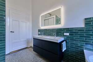 BEL ÉTAGE! 4-Room Historic Apartment - 2 Balconies, Fitted Kitchen & Wellness Oasis *13-Min to Clay* – Die vollständige Adresse der Immobilie erhältst du vom Anbieter., 65185 Mitte, Wiesbaden – Vorschaubild 6