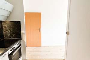 2-Raum-Wohnung mit super Einbauküche und Balkon – Wolgograder Allee 72, 9123 Hutholz, Chemnitz – Vorschaubild 5